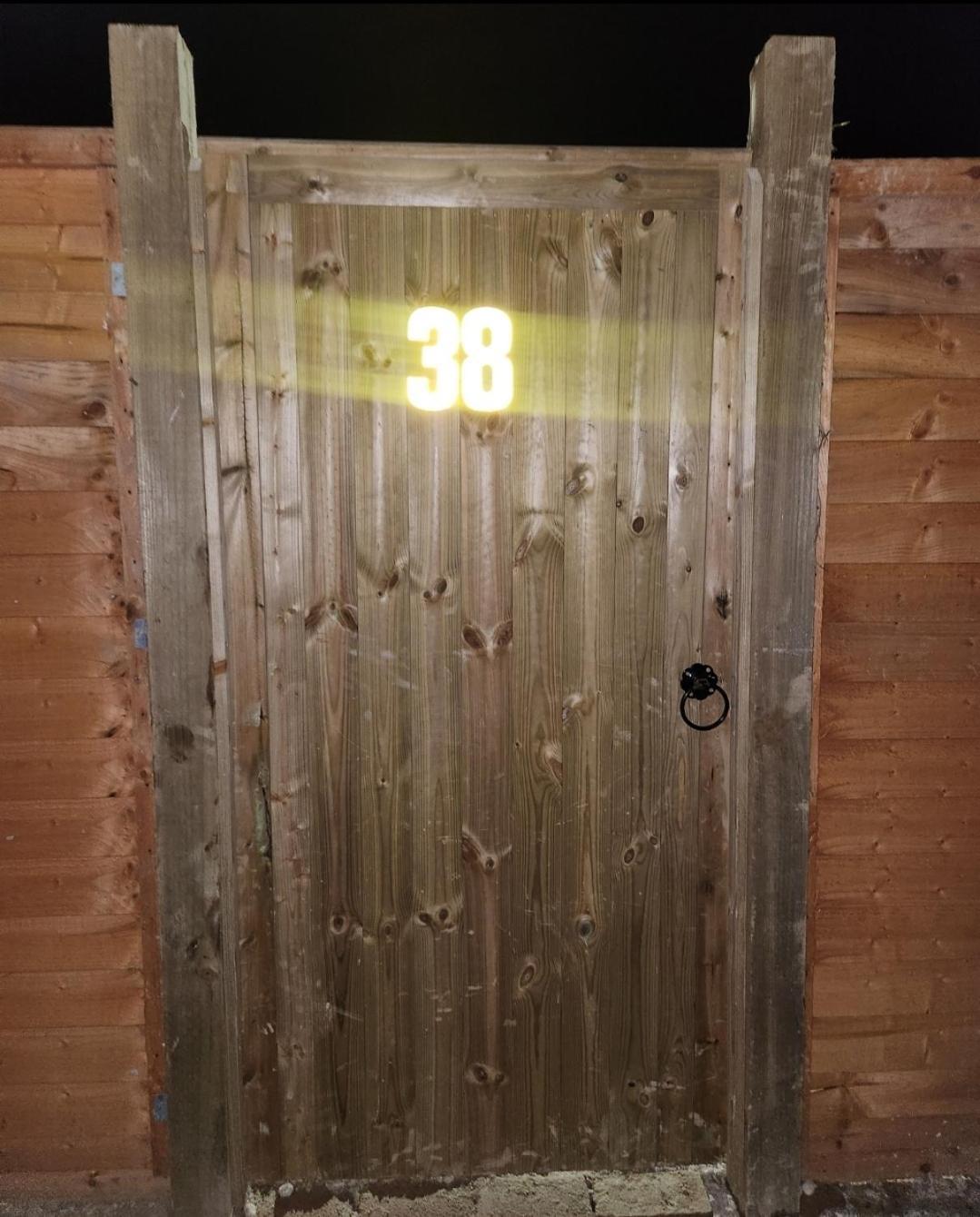 Twin Room In Crawley,Gatwick,West Sussex Ifield Екстериор снимка